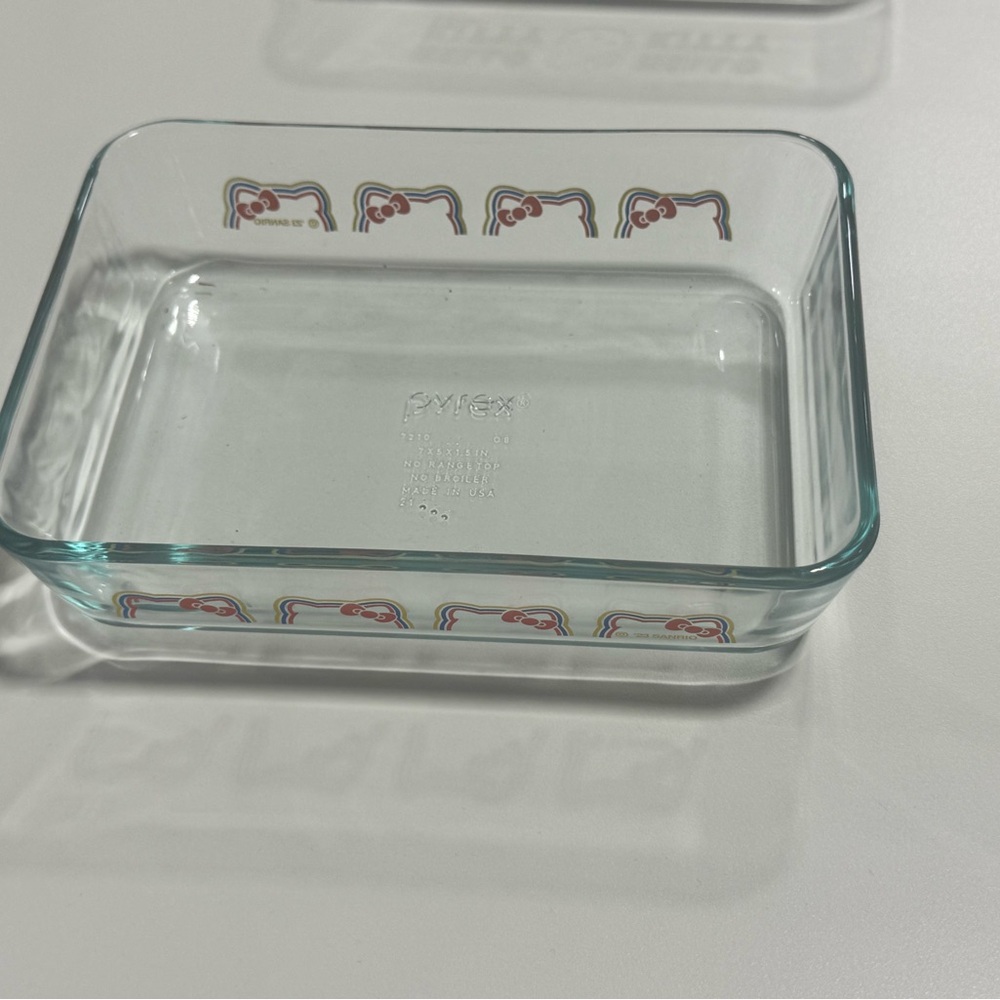 Pyrex® 3 piece Glass Storage Set: Hello Kitty®, Ribbons & Bows - NOS Rectangle - Picture 8 of 9